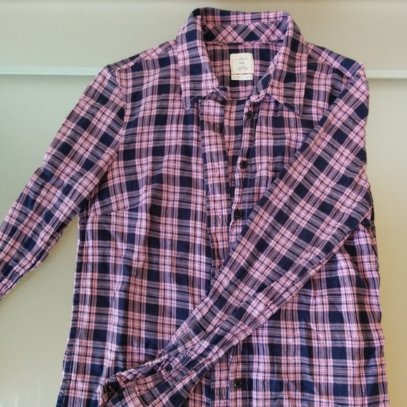 GAP Tops - Gap plaid shirt XS